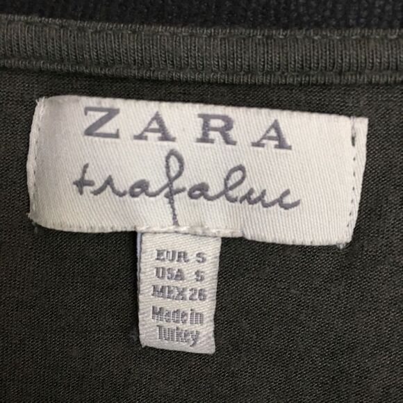 5/$15‎ Zara trafaluc colorblock crewneck 3/4 sleeve - Picture 2 of 3